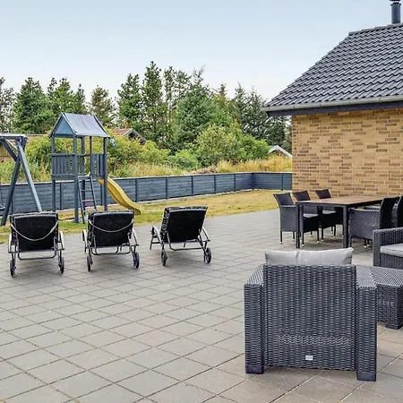 Holiday home Stunning In With Wifi